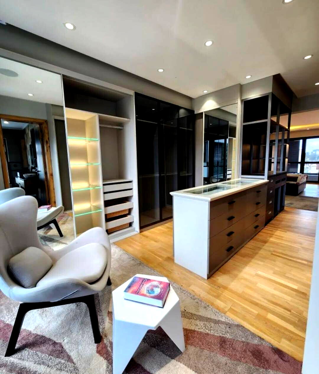 4-Level Ultra-Modern Townhouse with Pool & Game Room - Lavington