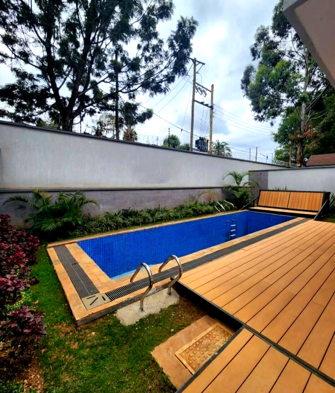 4-Level Ultra-Modern Townhouse with Pool & Game Room - Lavington