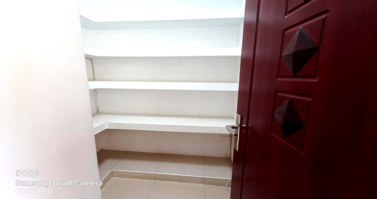 5-Ensuite Townhouse with DSQ in Quiet Spring Valley Compound