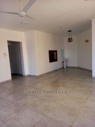 3bdrm Apartment in Kizingo for Sale - Image 4