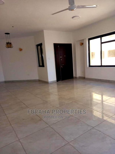 3bdrm Apartment in Kizingo for Sale - Image 6