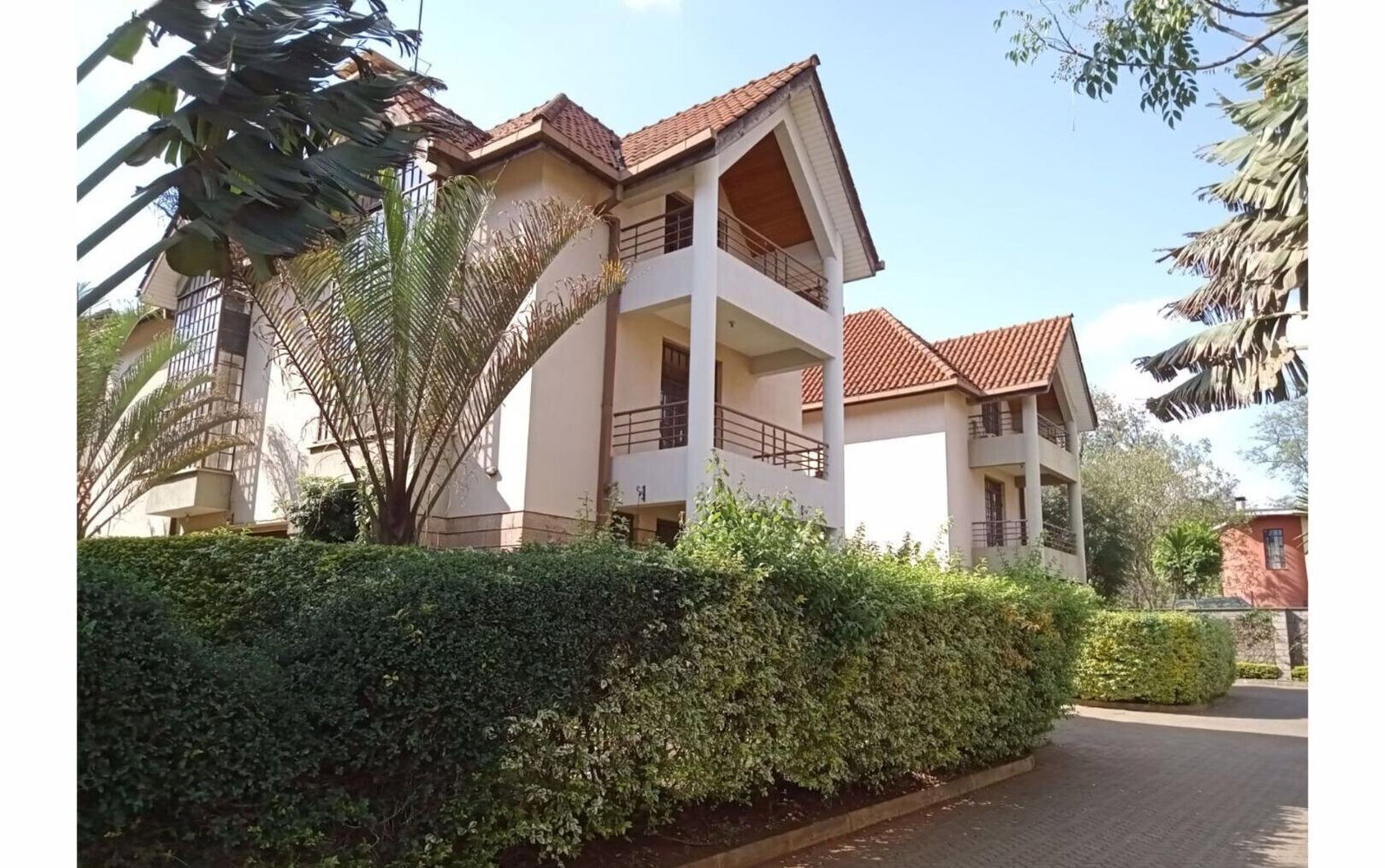 5-Ensuite Townhouse with Study & Pool in Gated Lavington Estate