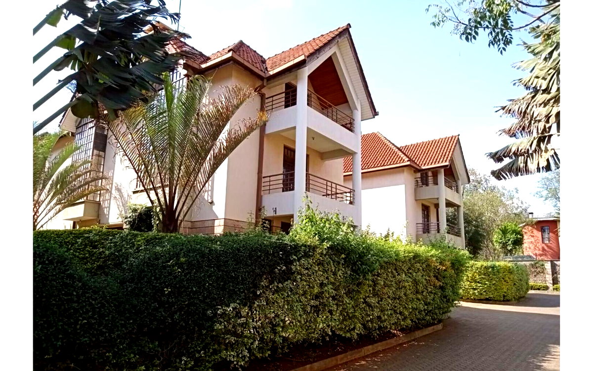 5-Ensuite Townhouse with Study & Pool in Gated Lavington Estate