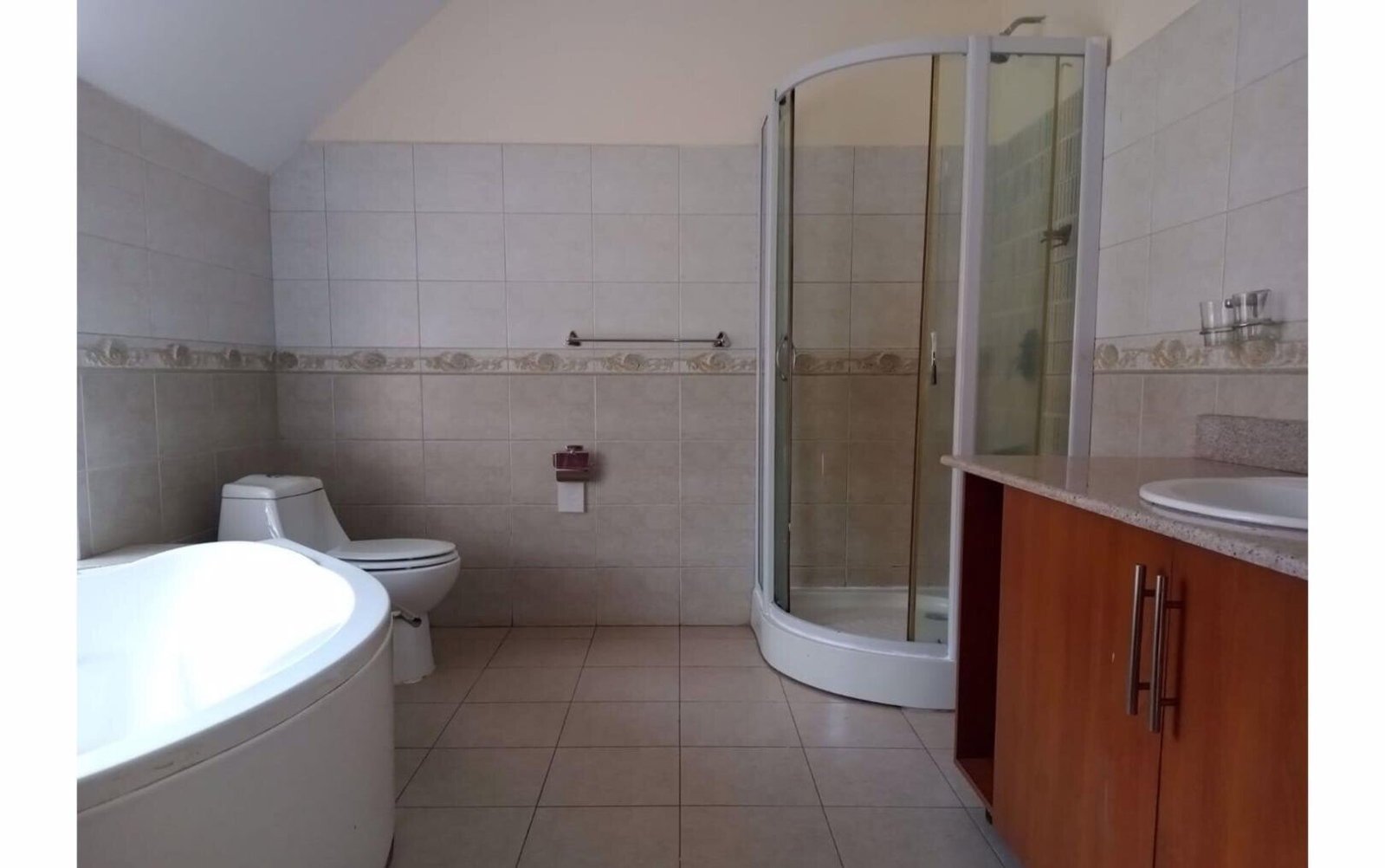 5-Ensuite Townhouse with Study & Pool in Gated Lavington Estate