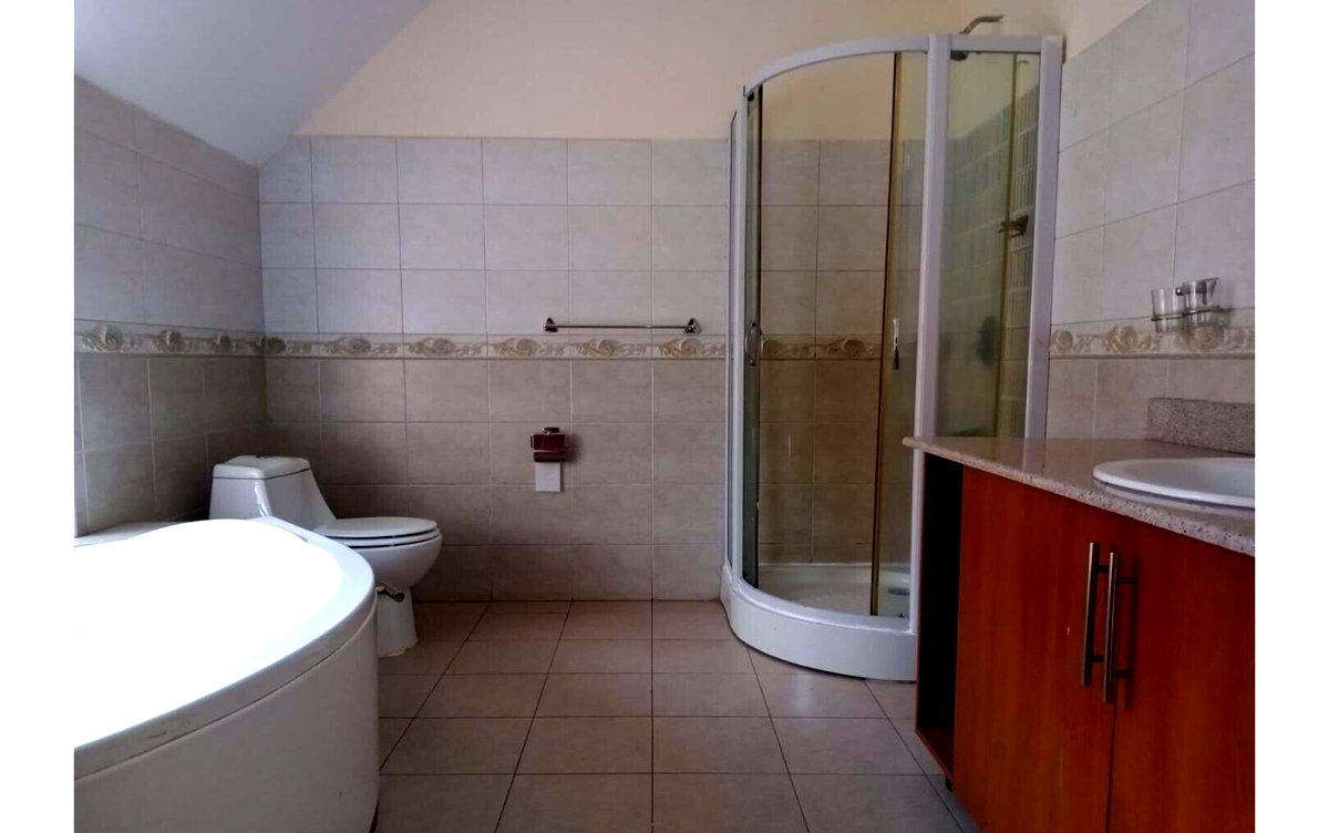 5-Ensuite Townhouse with Study & Pool in Gated Lavington Estate