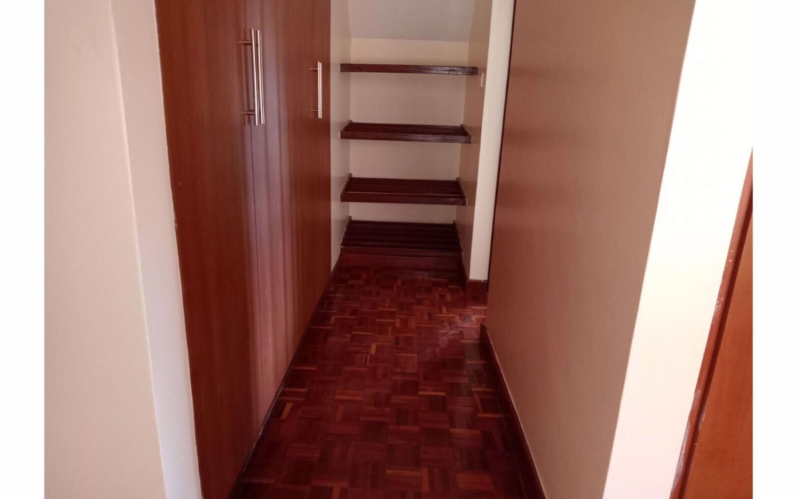 5-Ensuite Townhouse with Study & Pool in Gated Lavington Estate