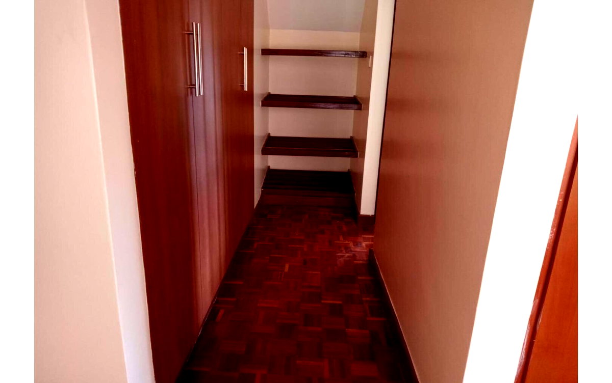 5-Ensuite Townhouse with Study & Pool in Gated Lavington Estate
