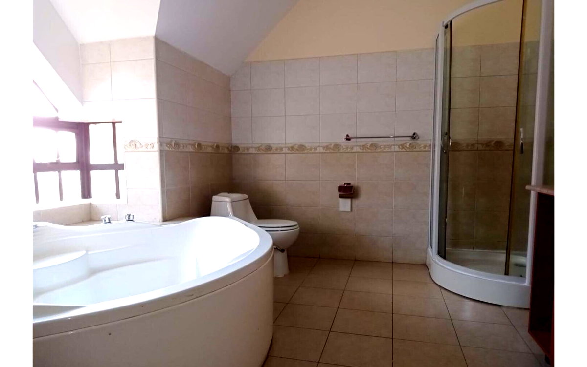 5-Ensuite Townhouse with Study & Pool in Gated Lavington Estate