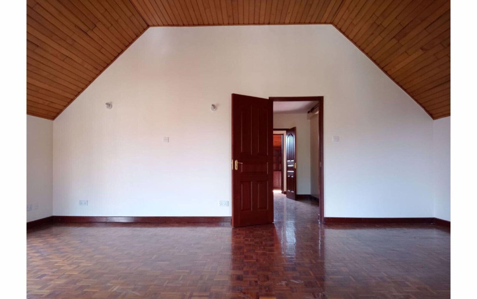 5-Ensuite Townhouse with Study & Pool in Gated Lavington Estate