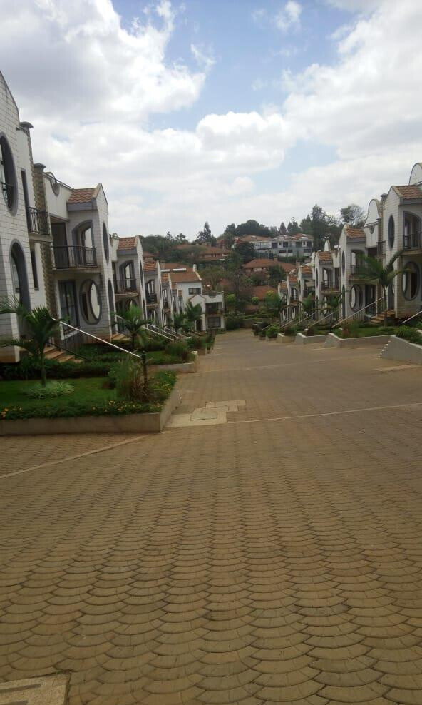 Renovated 5-Ensuite Townhouse with Rooftop Terrace - Westlands