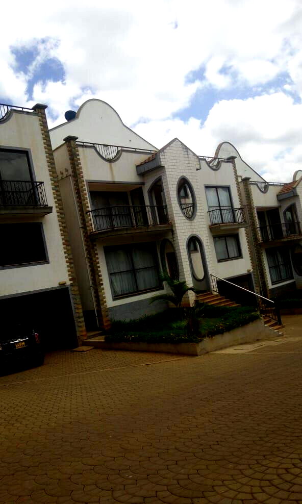 Renovated 5-Ensuite Townhouse with Rooftop Terrace - Westlands