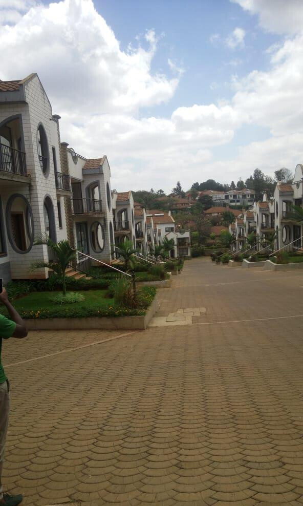 Renovated 5-Ensuite Townhouse with Rooftop Terrace - Westlands