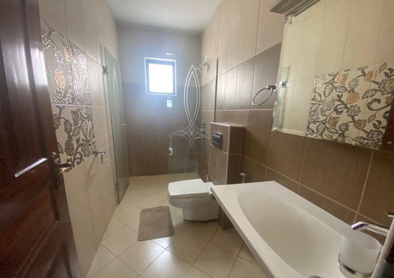 Renovated 5-Ensuite Townhouse with Rooftop Terrace - Westlands