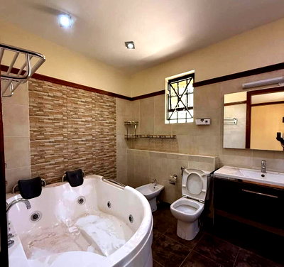 5BR Garden Home with Parking for KSh 300K