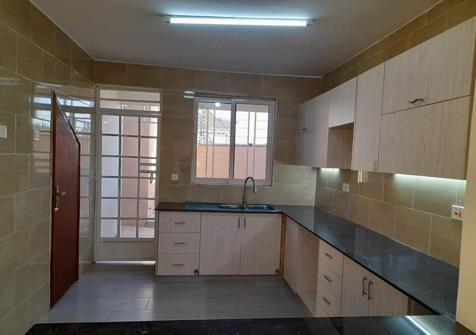 4BR All-Ensuite Townhouse with Rooftop & DSQ - Syokimau