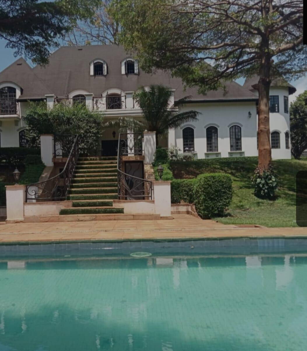 4BR Townhouse with Guest Wing on 1 Acre - Kitisuru