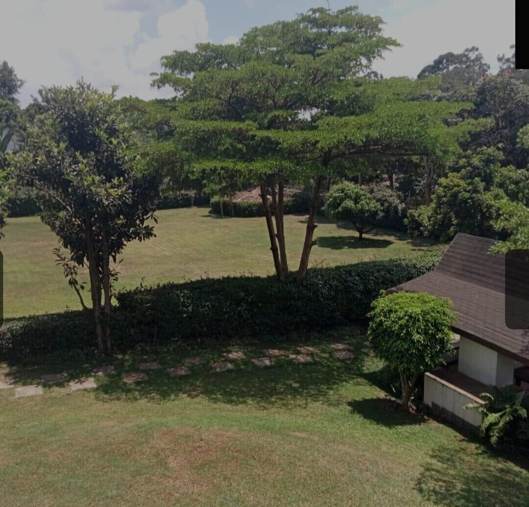 4BR Townhouse with Guest Wing on 1 Acre - Kitisuru