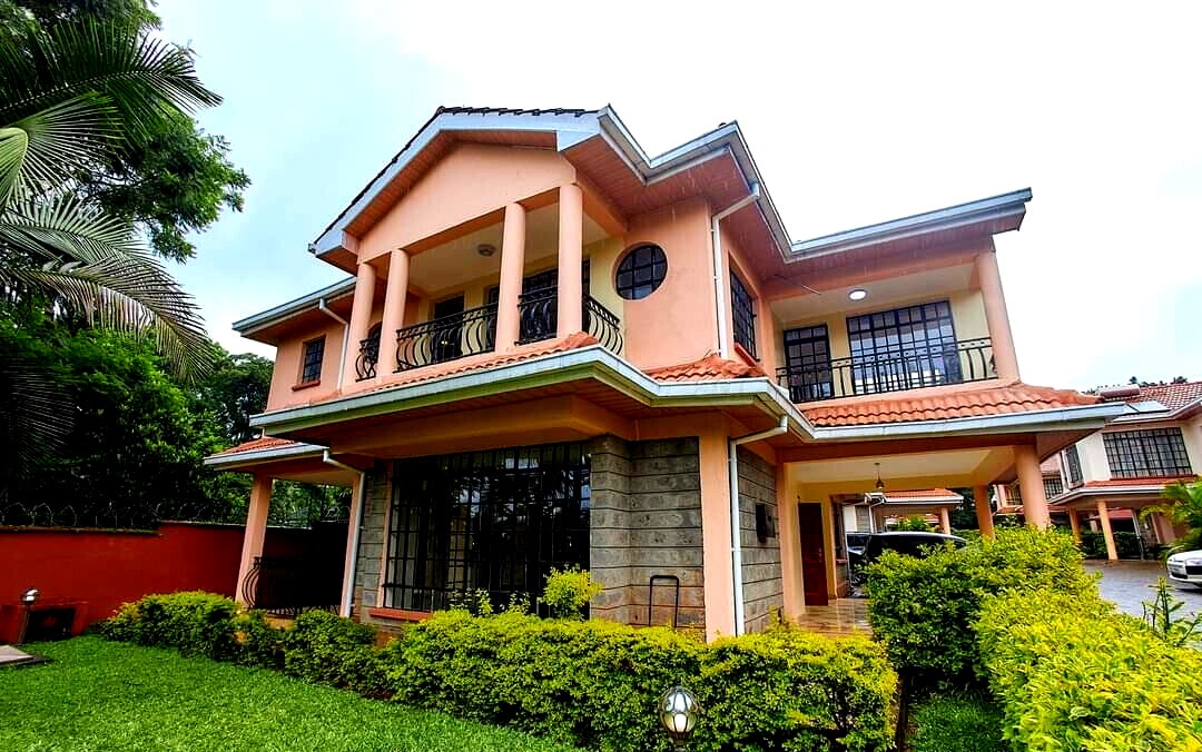5-Ensuite Townhouse with Sunken Lounge & Loft - Lavington