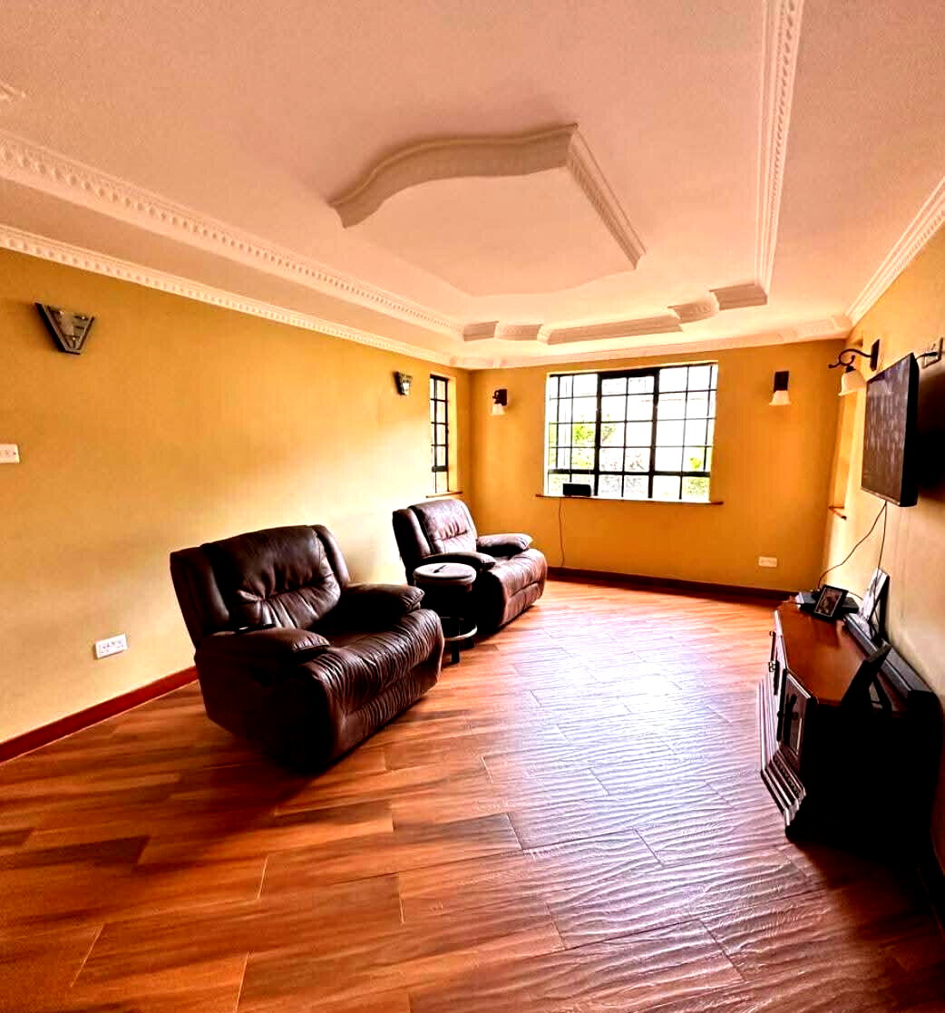 4-Ensuite Townhouse with DSQ & Home Office – Karen