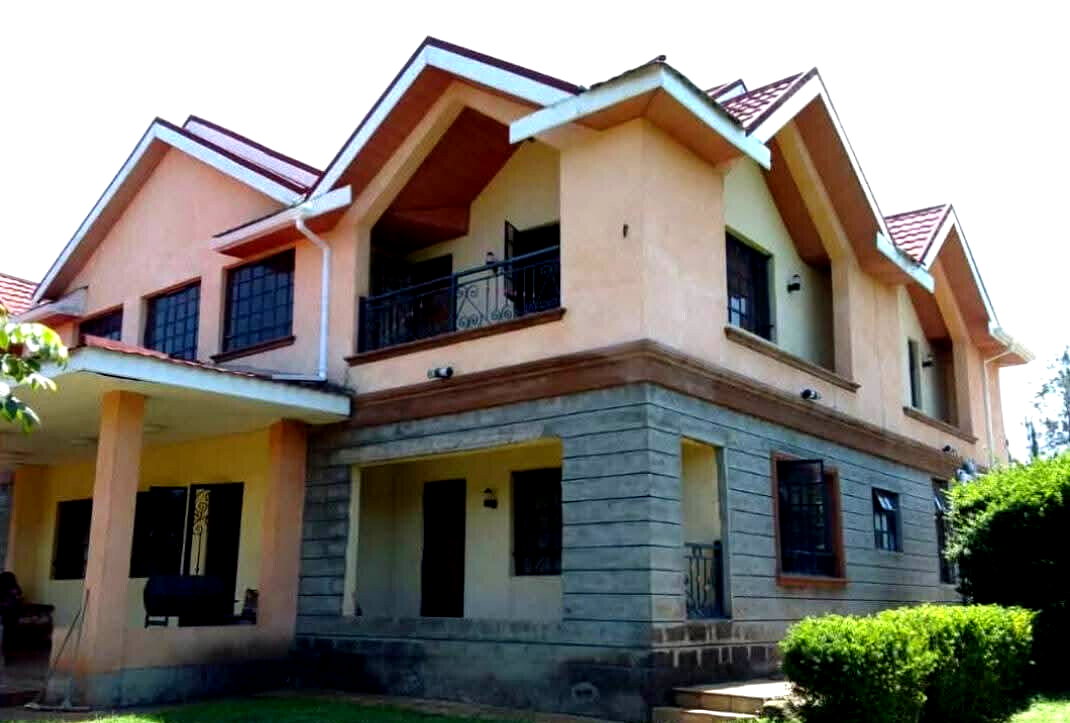 4-Ensuite Townhouse with DSQ & Home Office – Karen
