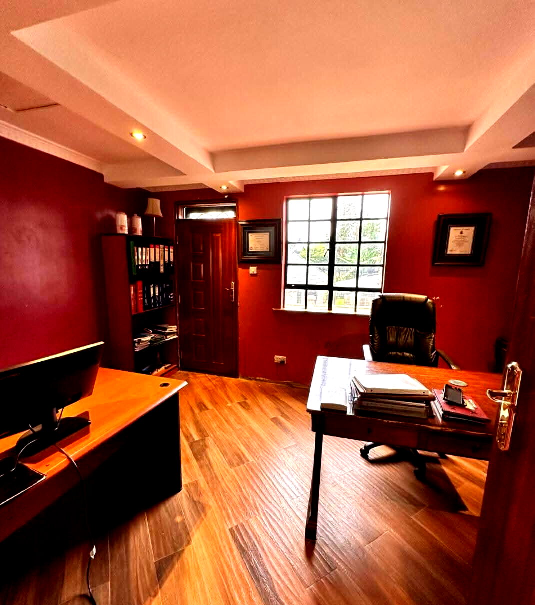 4-Ensuite Townhouse with DSQ & Home Office – Karen