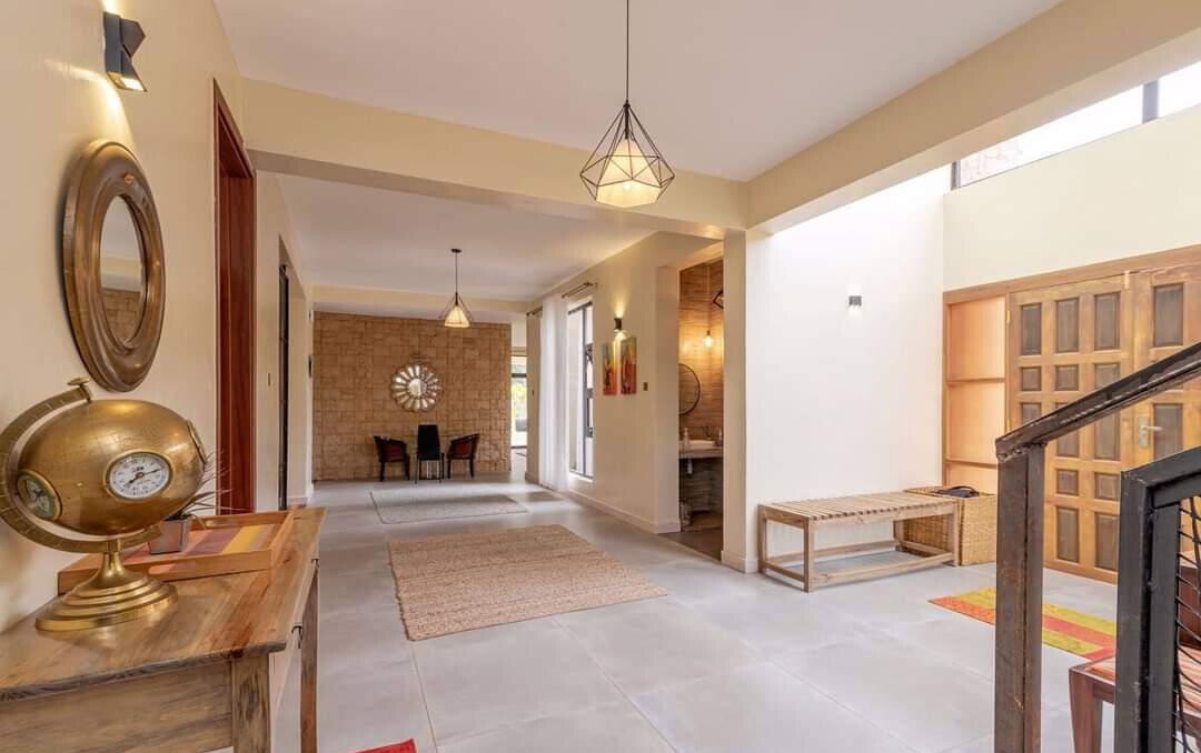 4-Ensuite Townhouse on Half-Acre with Rooftop Terrace – Karen