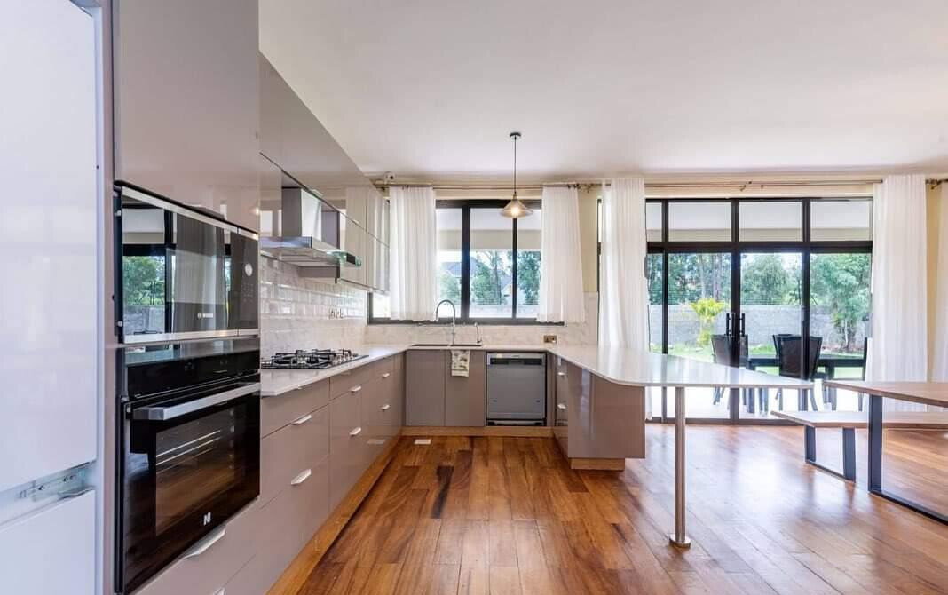 4-Ensuite Townhouse on Half-Acre with Rooftop Terrace – Karen