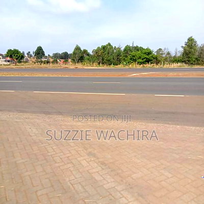 3/4 Land on Touching Tarmac at 50m - Image 1