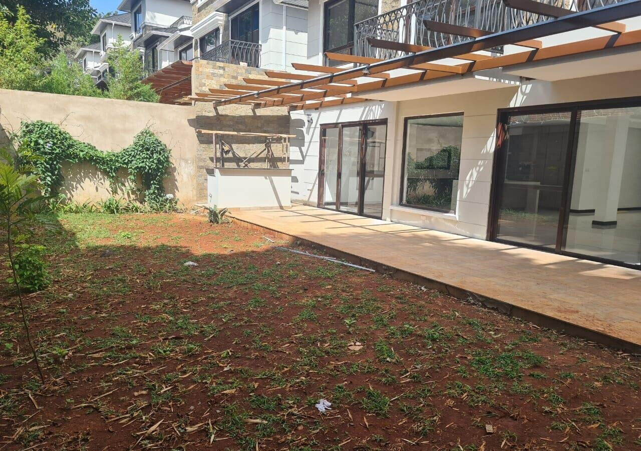 5BR Scandinavian Townhouse with Jacuzzi & Fireplace - Peponi