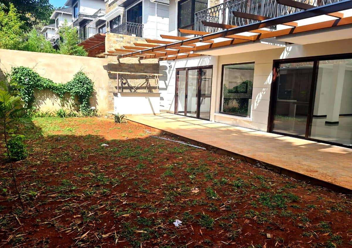 5BR Scandinavian Townhouse with Jacuzzi & Fireplace - Peponi