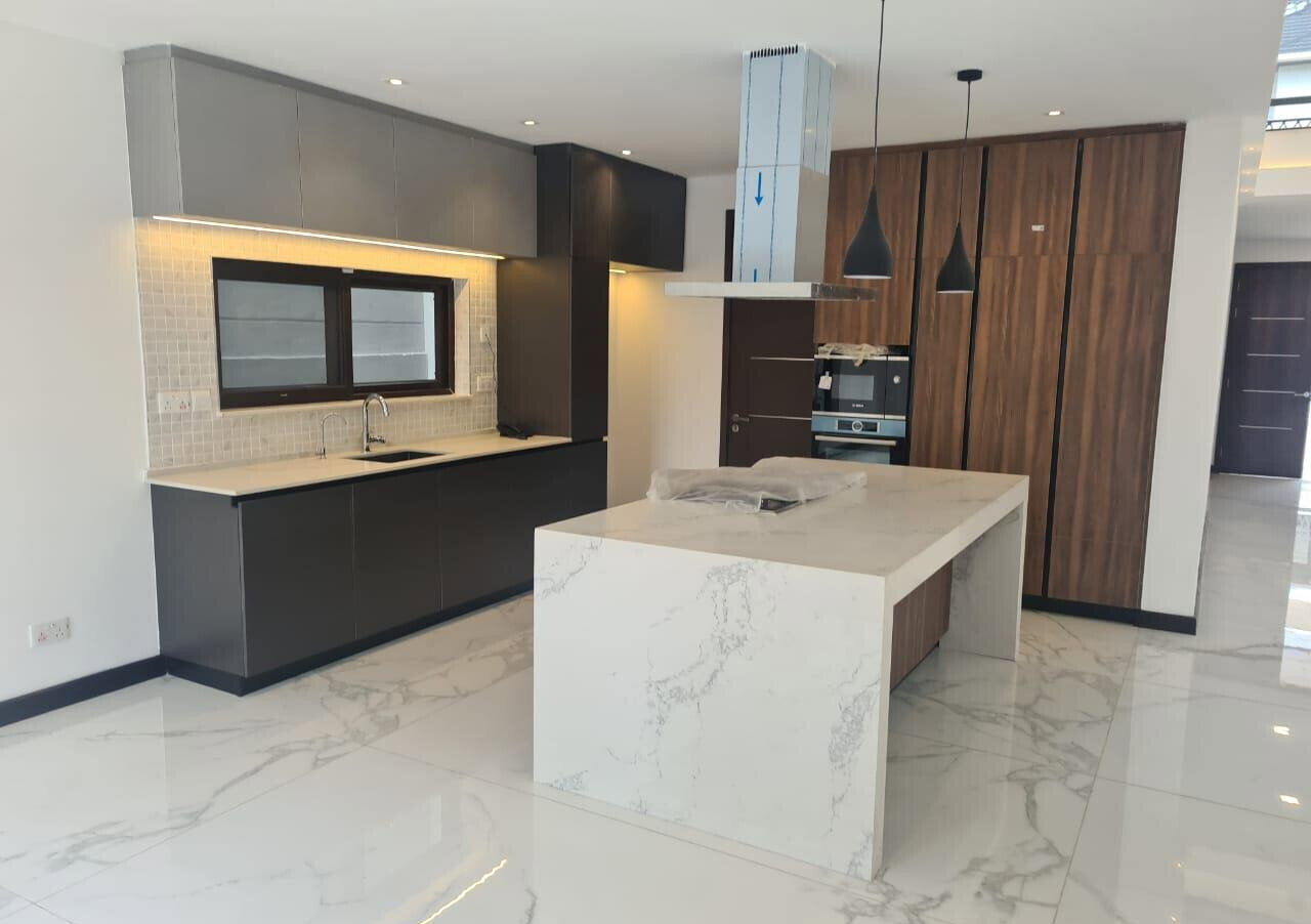 5BR Scandinavian Townhouse with Jacuzzi & Fireplace - Peponi