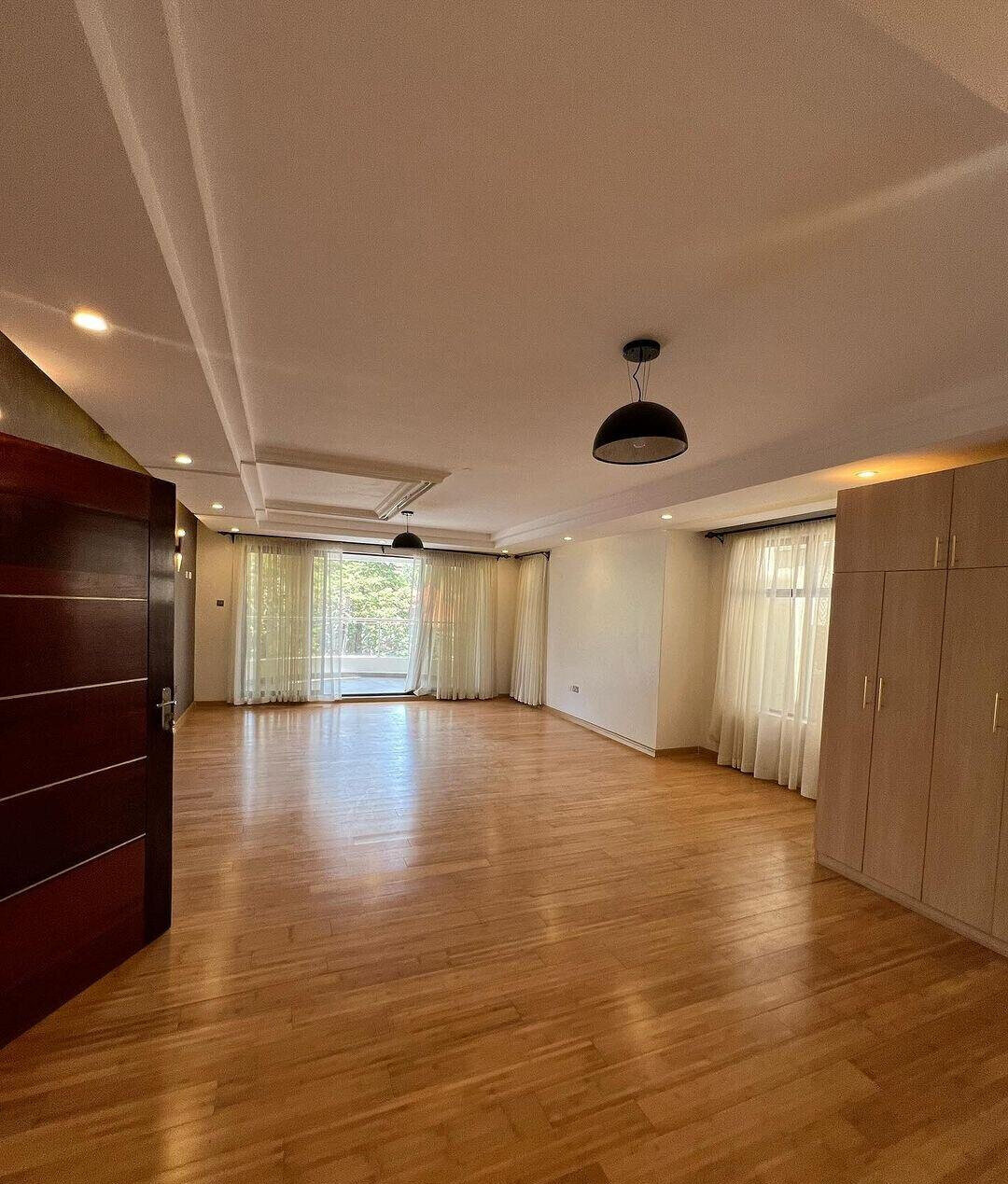 Ultra-Modern 5-Ensuite Townhouse with Generator & Private Garden - Lavington