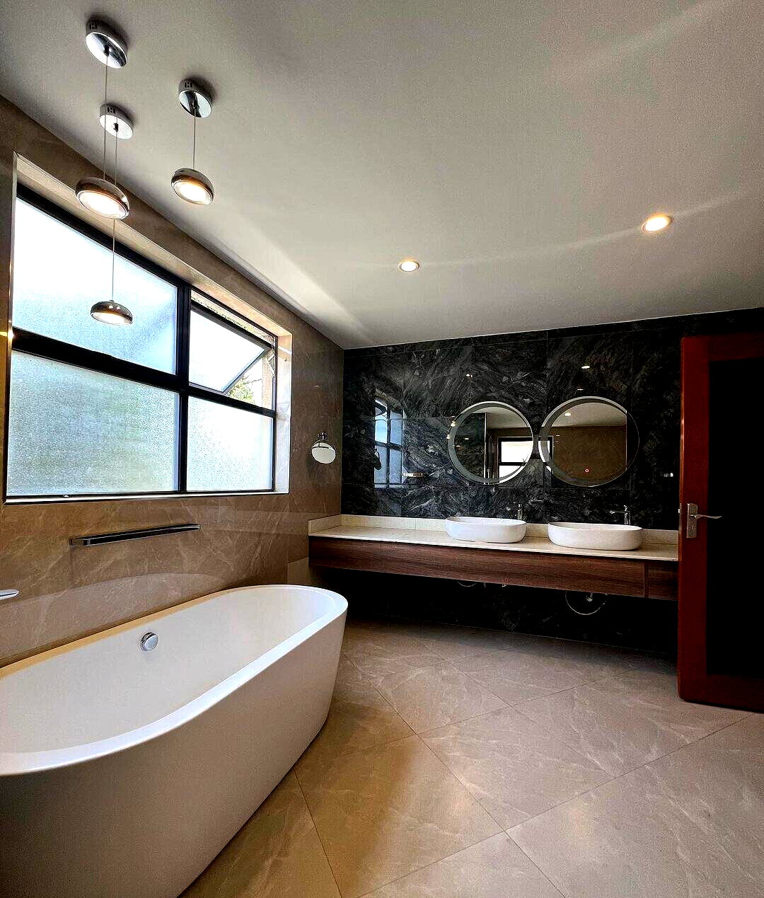 Ultra-Modern 5-Ensuite Townhouse with Generator & Private Garden - Lavington