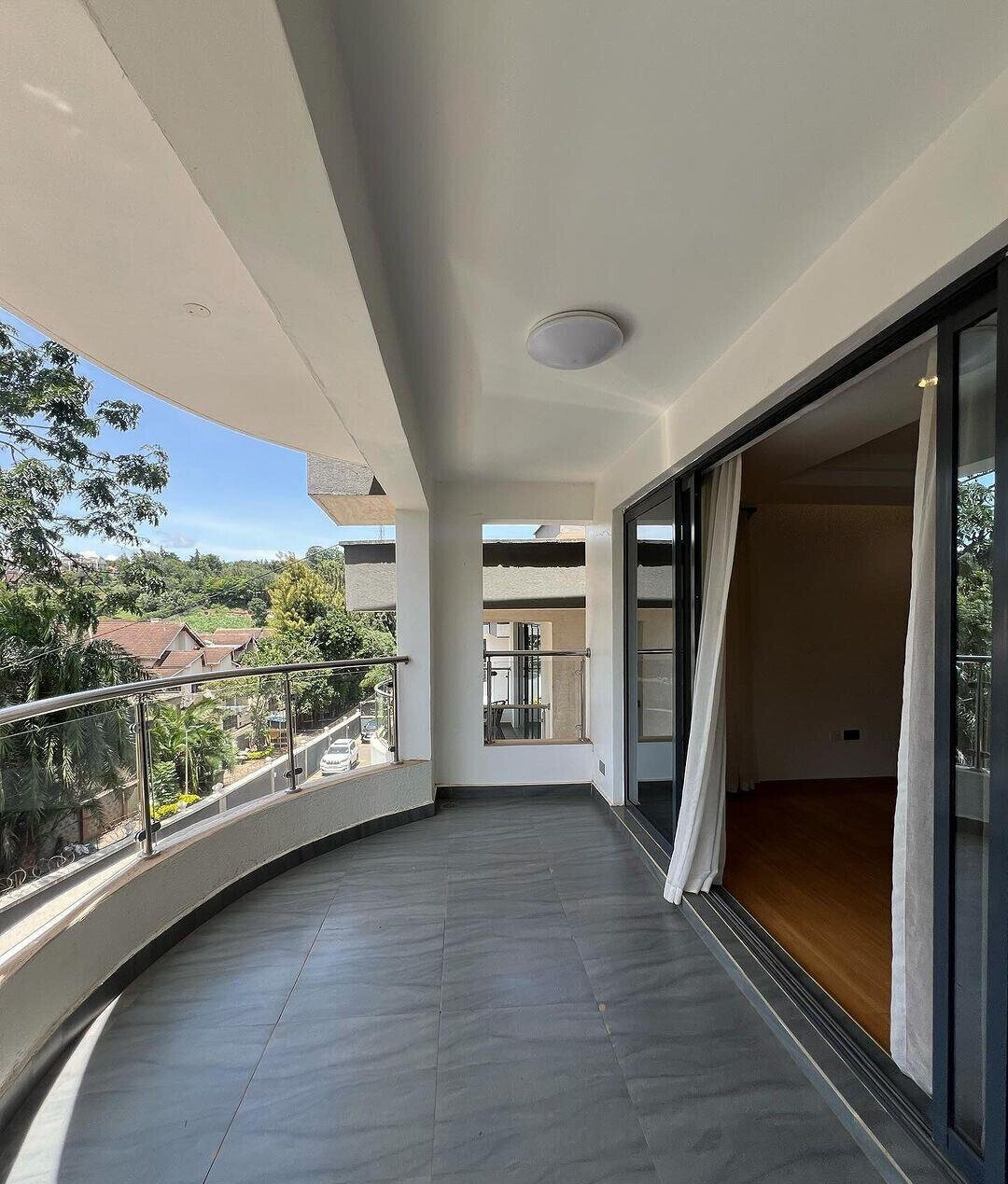 Ultra-Modern 5-Ensuite Townhouse with Generator & Private Garden - Lavington