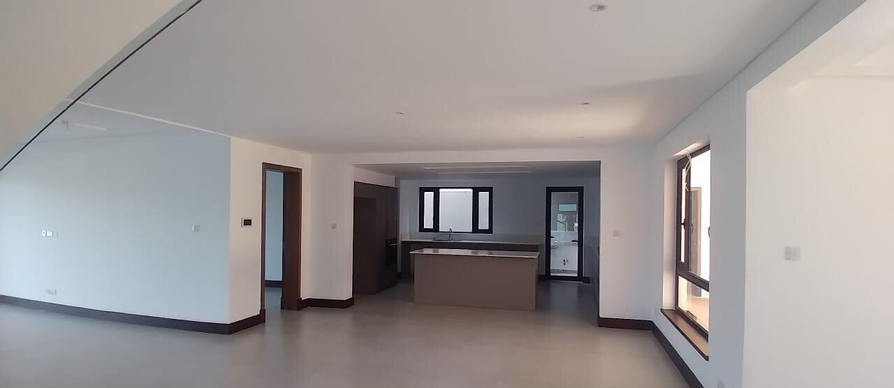 Newly Built 4BR Townhouse with Mature Garden - Kitisuru