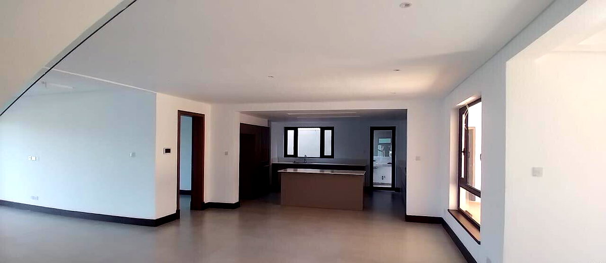 Newly Built 4BR Townhouse with Mature Garden - Kitisuru