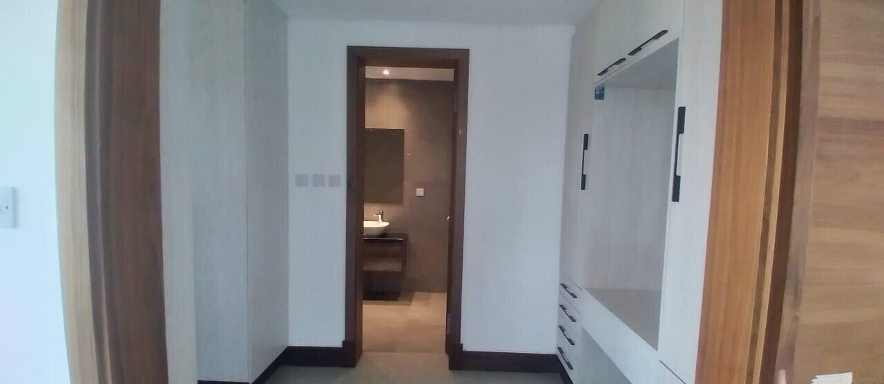 Newly Built 4BR Townhouse with Mature Garden - Kitisuru