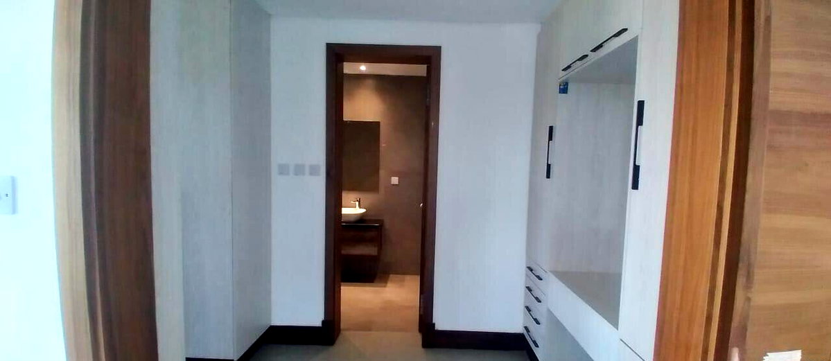 Newly Built 4BR Townhouse with Mature Garden - Kitisuru
