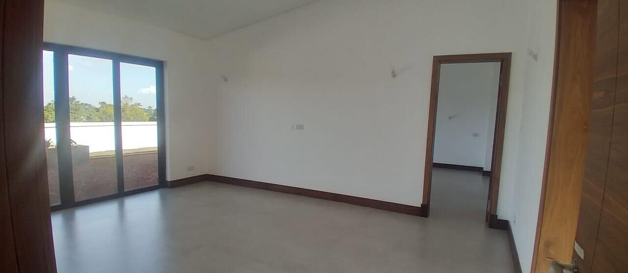 Newly Built 4BR Townhouse with Mature Garden - Kitisuru