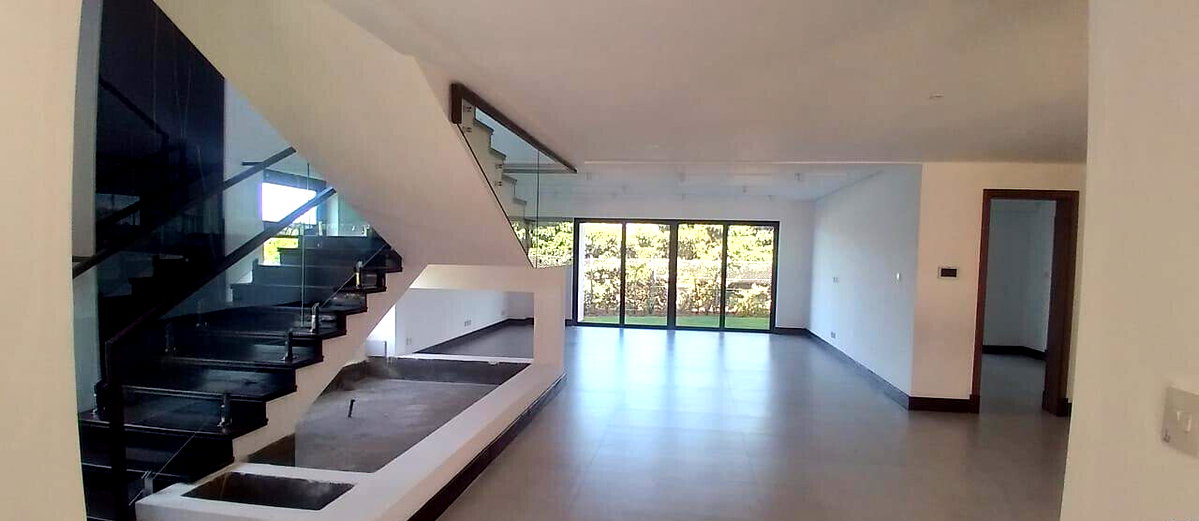 Newly Built 4BR Townhouse with Mature Garden - Kitisuru