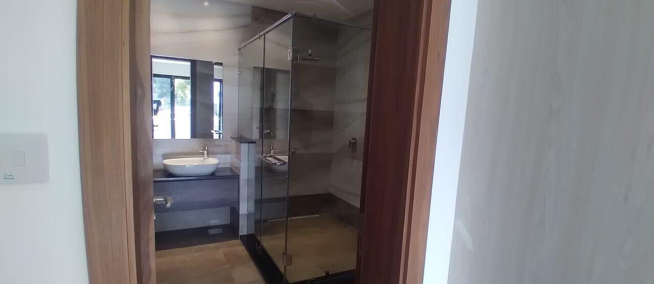 Newly Built 4BR Townhouse with Mature Garden - Kitisuru