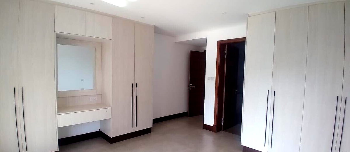 Newly Built 4BR Townhouse with Mature Garden - Kitisuru