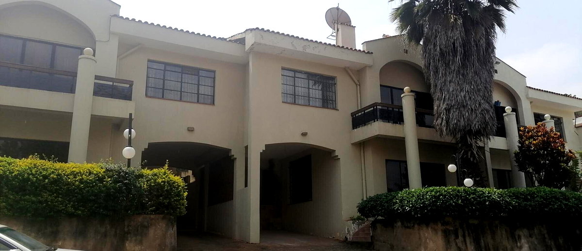 4BR All-Ensuite Townhouse with Fireplace & Staff Quarters - Spring Valley