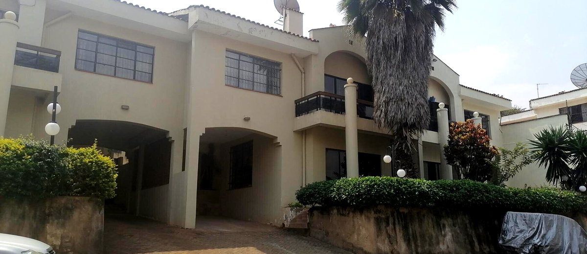 4BR All-Ensuite Townhouse with Fireplace & Staff Quarters - Spring Valley