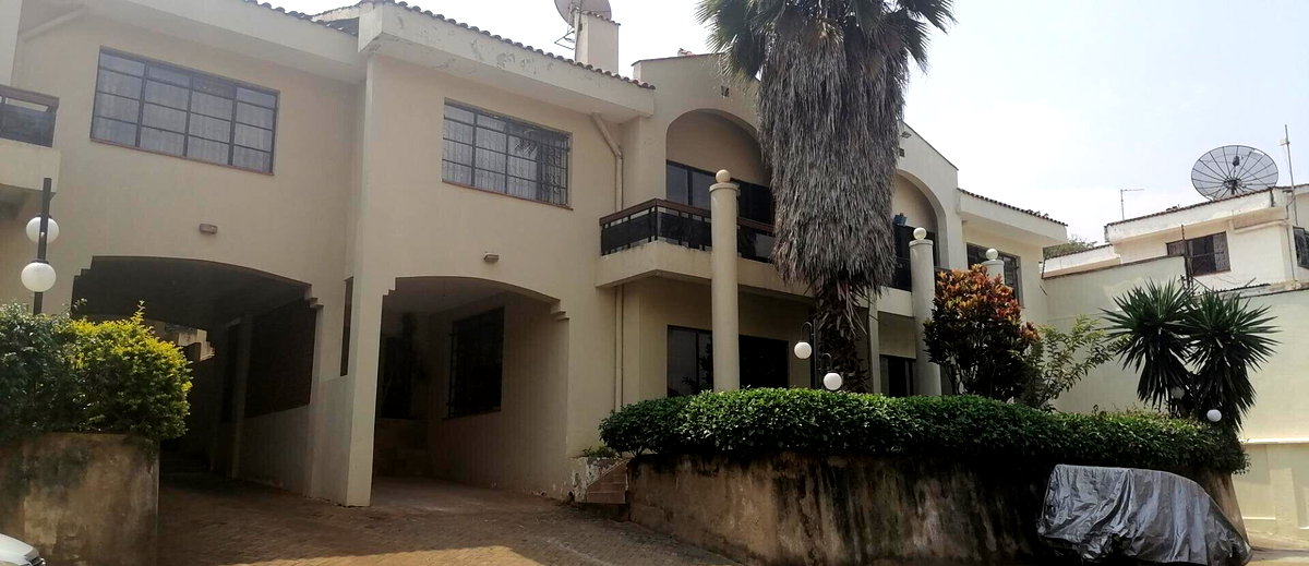 4BR All-Ensuite Townhouse with Fireplace & Staff Quarters - Spring Valley