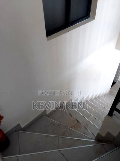 1bdrm Apartment in Eastleigh for sale - Image 8