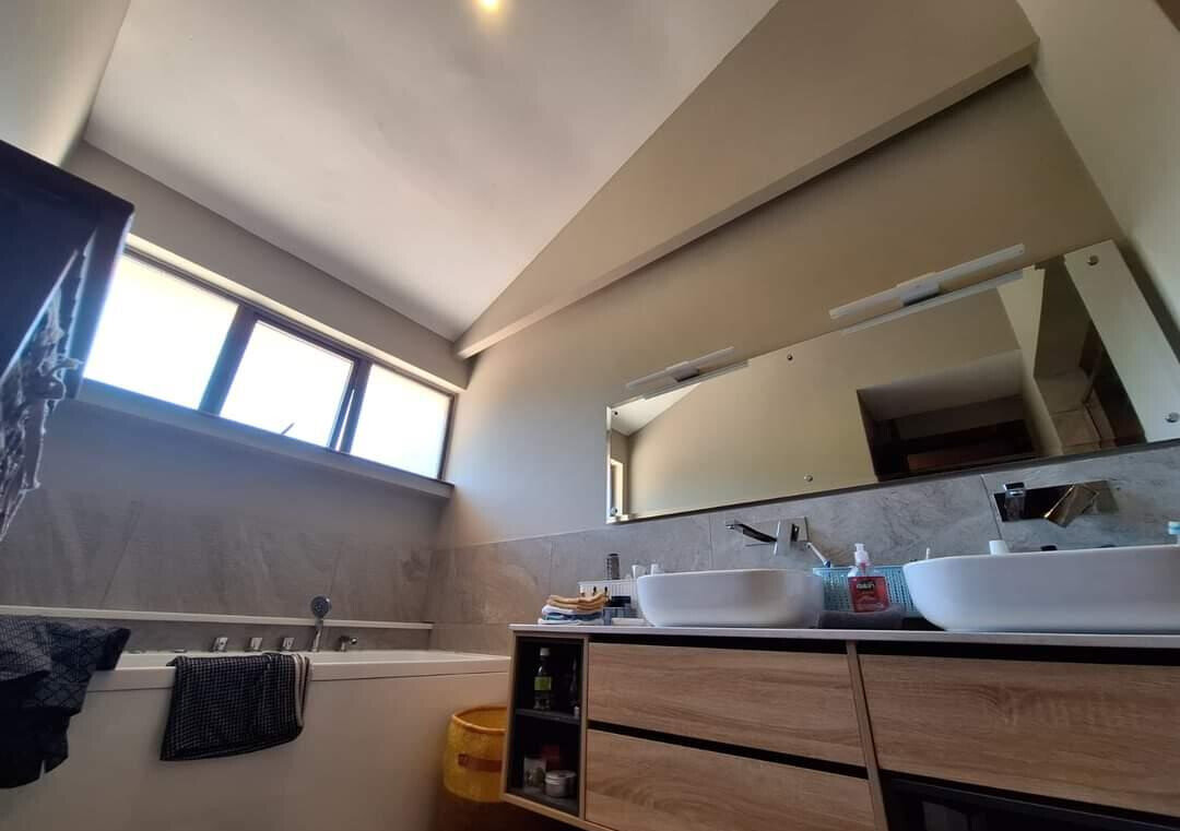 4-Ensuite Townhouse with DSQ & Pool on 0.4 Acres – Karen