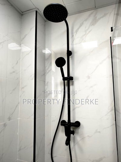 2bdrm Apartment in Gateway Mall Area for sale - Image 4