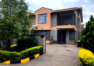 4BR Townhouse with Walk-In Pantry & Backyard - Mombasa Rd