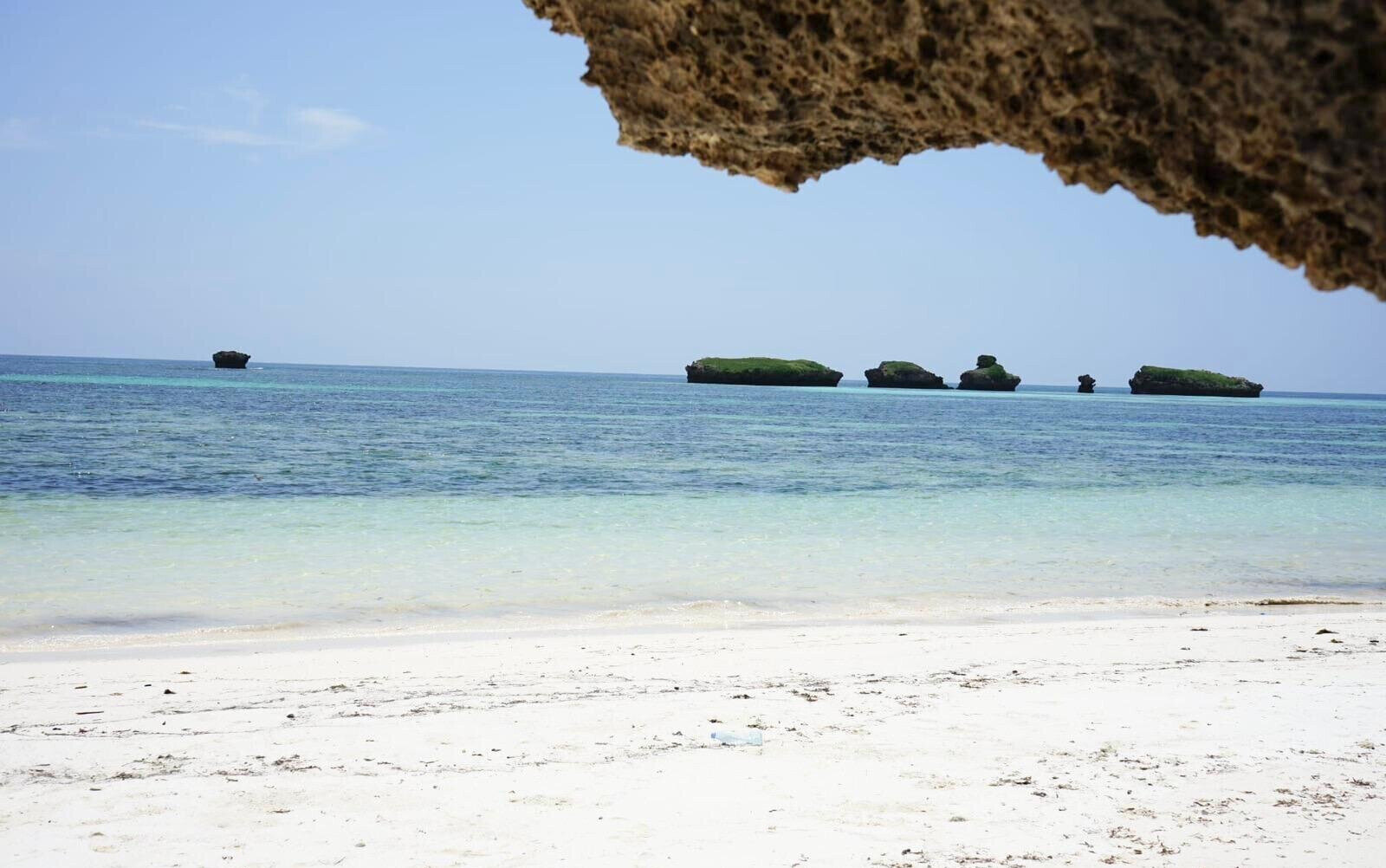 Watamu Candy Beachfront Villa with Pool – ¼ Acre